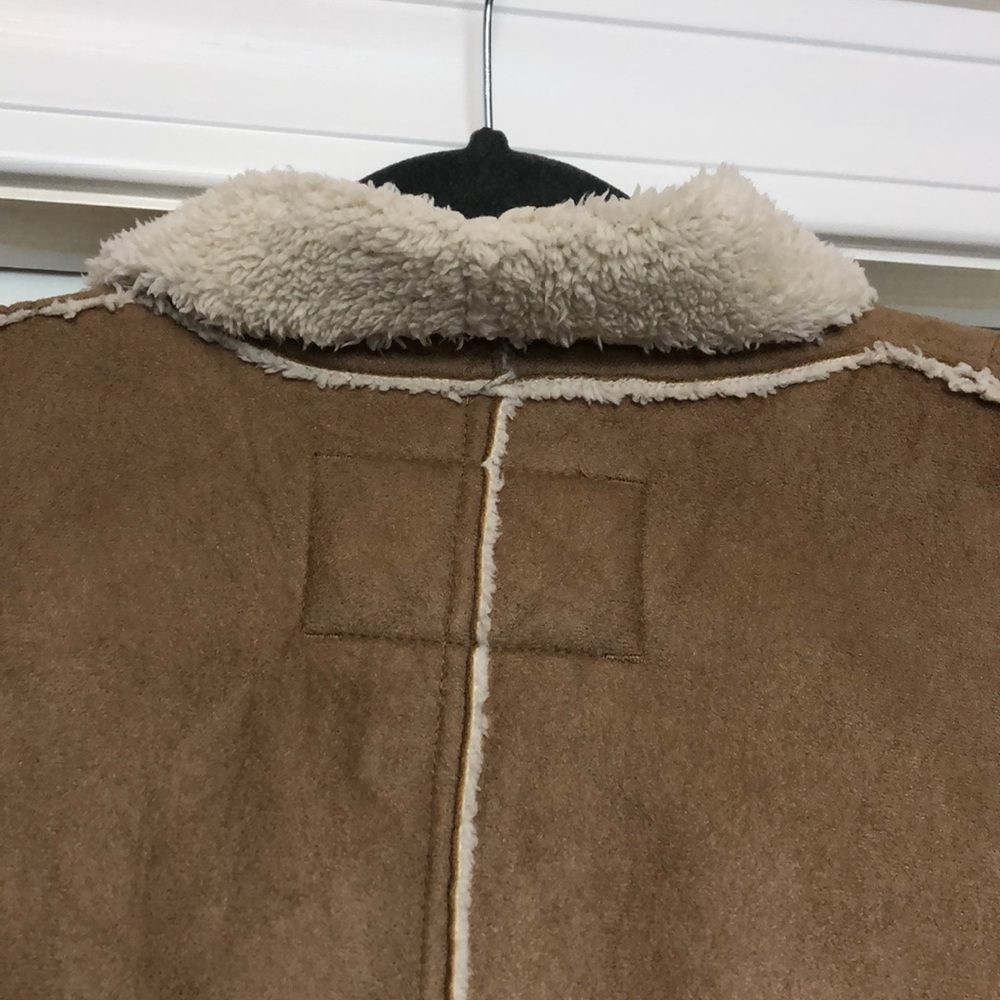 Tan vest - Picture 5 of 7